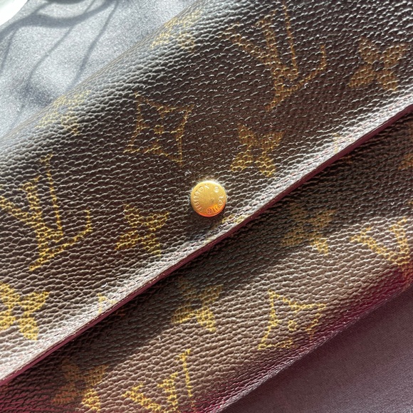 Louis Vuitton Wallet - Picture 7 of 10